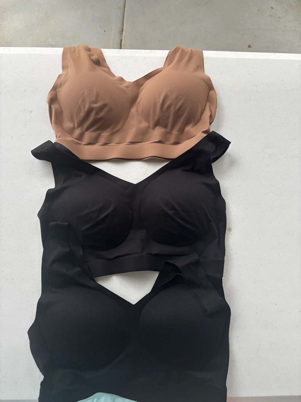 💥 SOMA WIRELESS SEAMLESS BRA BUNDLE – 3 PIECES (SIZE MEDIUM)